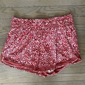 Athleta high rise mesh racer 3” size xl super pretty print!